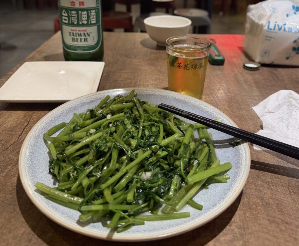 台湾の料理とビール